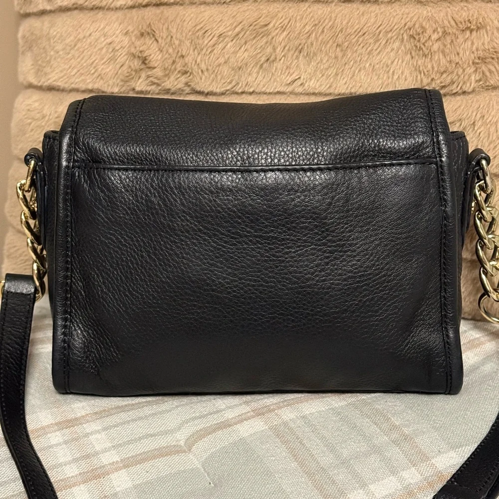 Michael Kors Fulton Pebbled Leather Crossbody with large gold logo - Picture 4 of 5